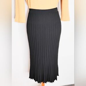 BLACK JONES NEW YORK COLLECTION RIBBED KNIT SKIRT